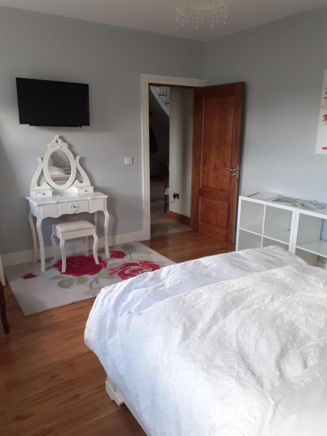 Private Room In Superb House Bed 1 Nobber Экстерьер фото
