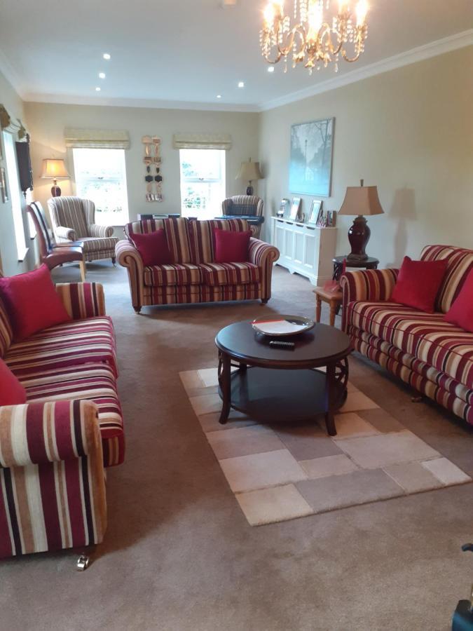 Private Room In Superb House Bed 1 Nobber Экстерьер фото